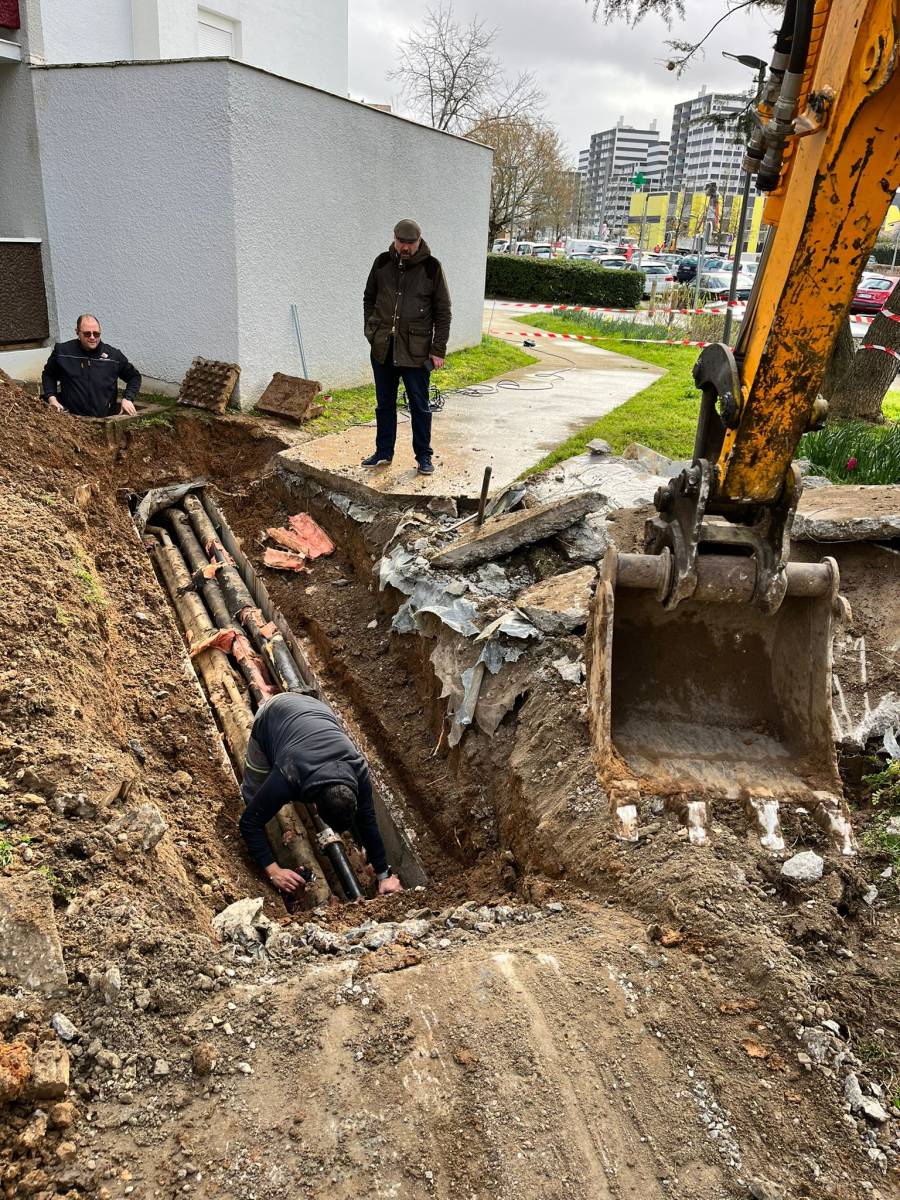 découvrez comment optimiser le temps de tranchée avec une mini pelle. nos conseils pratiques vous aideront à réaliser des travaux de terrassement efficaces et rapides, tout en garantissant la qualité de votre terrain. profitez de votre projet sans perdre de temps grâce à nos astuces!